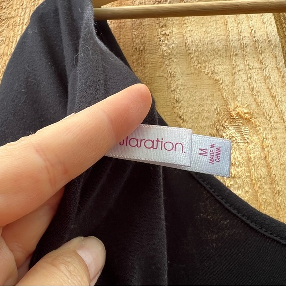 Black Knit Open-Back Cap-sleeve Skater Dress 🌿 - Picture 8 of 9